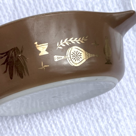 PYREX CASSEROLE BAKING Dish only EUC 6” x 1.5” 471 1 pt Early American Gold brow - Picture 2 of 8